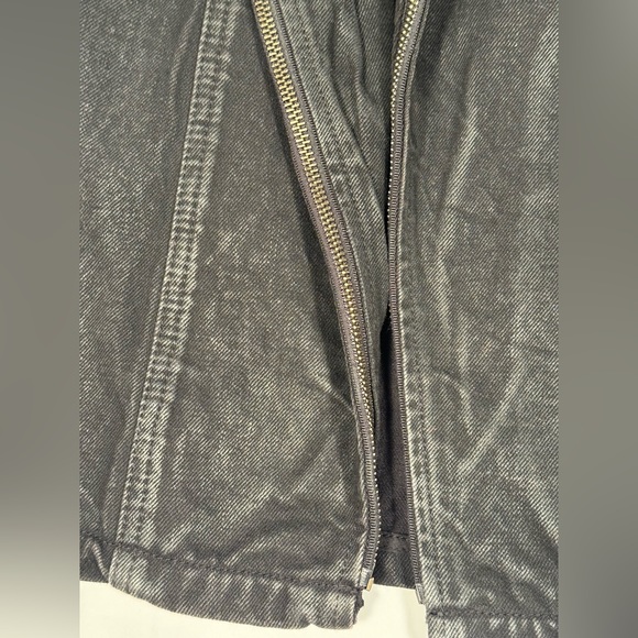 Men’s Unplugged Museum Black Denim Vest with Zipper Detail - Picture 10 of 11